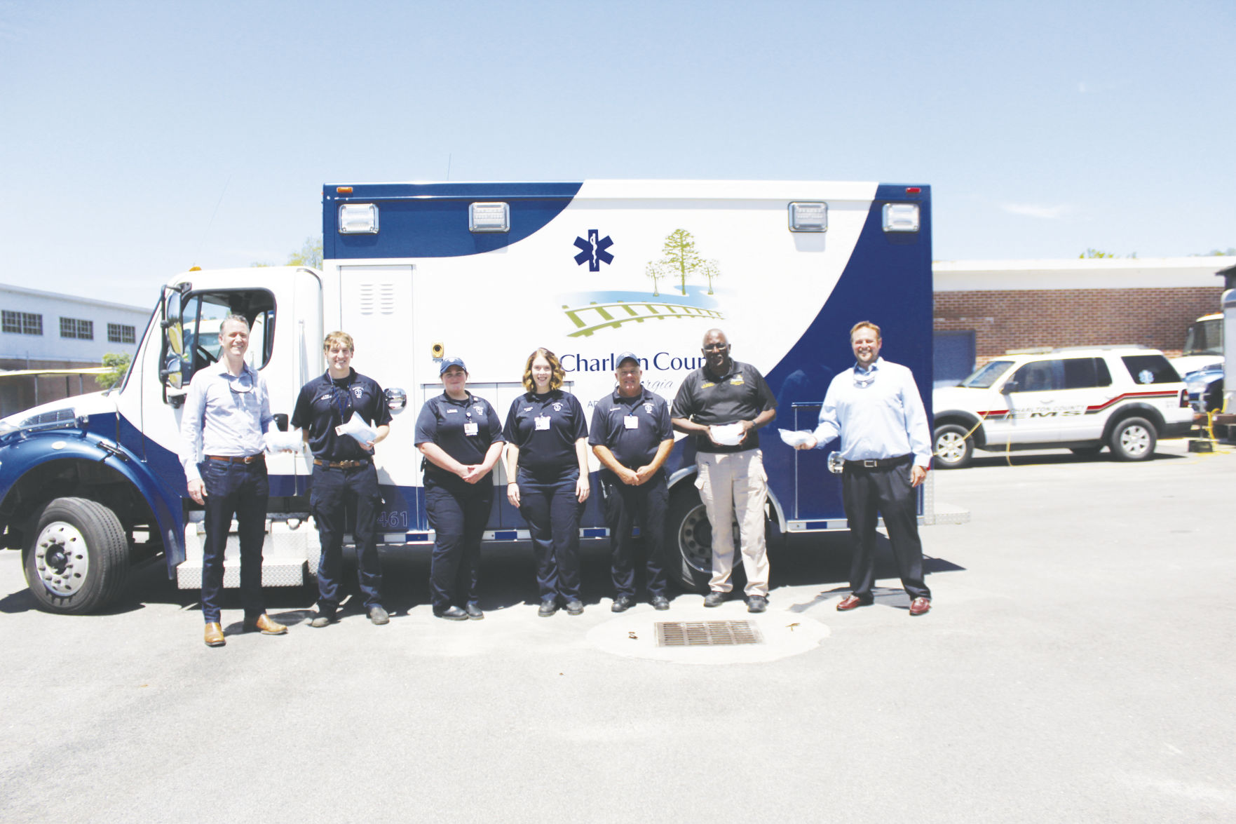 Sharpe donates masks to Charlton EMA/EMS